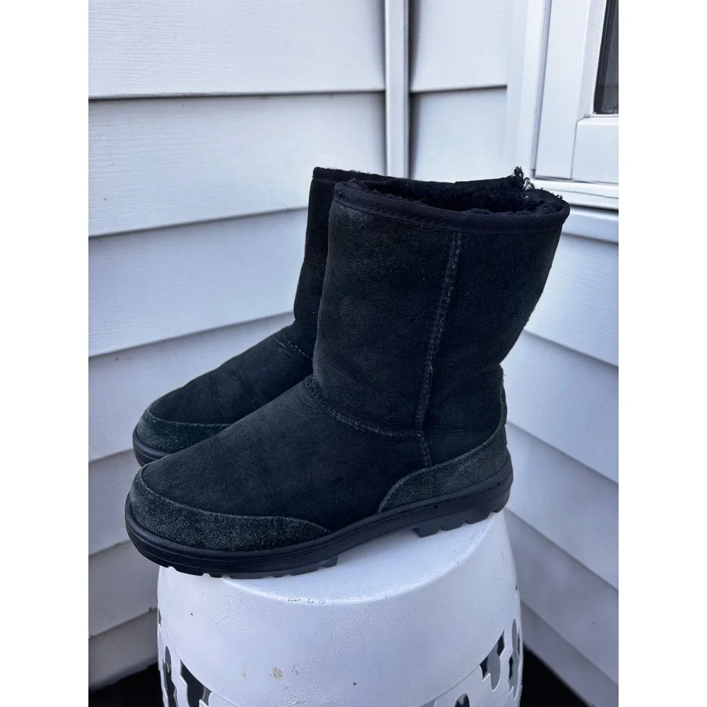 UGG Australia Black Suede Shearling Leather Winter Boots Warm Cozy Casual size 6
